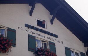 Haus mit Aufschrift